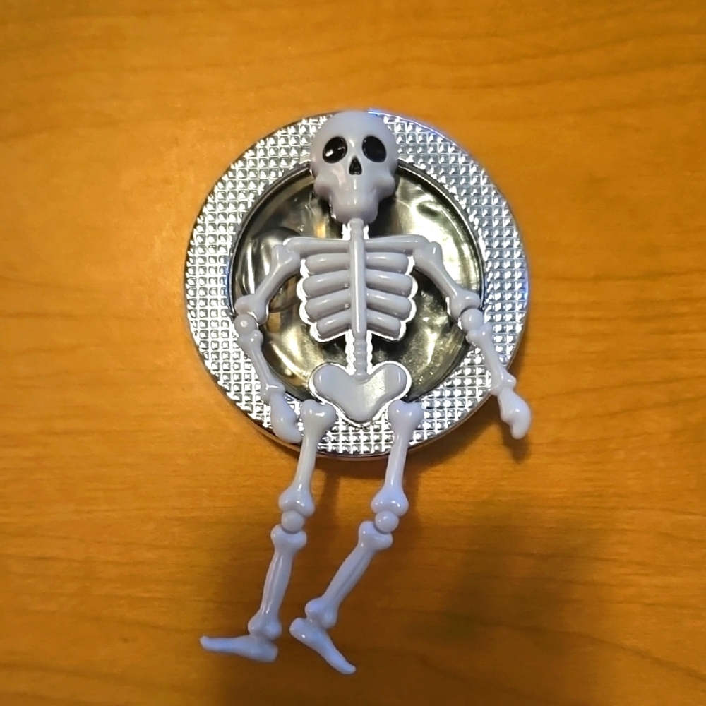 Bath And Body Works Silver and White Skeleton Car Fragrance Holder